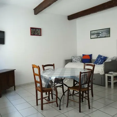 De La Callade Apartment *